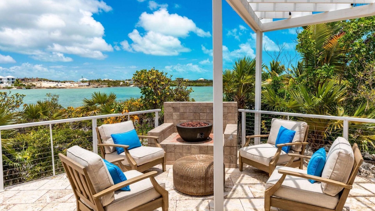 Ocean Point Villa | Villa Waterloo - Waterfront on Silly Creek
