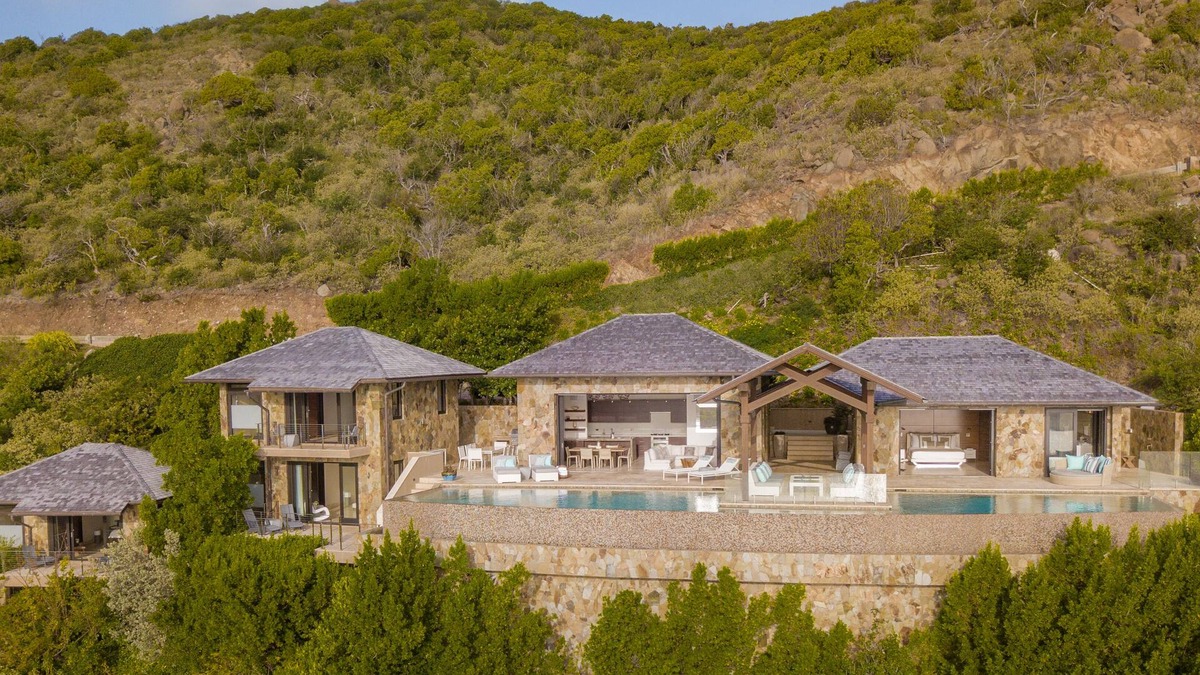 North Sound Villa | Villa Water’s Edge by Fantasia Villas