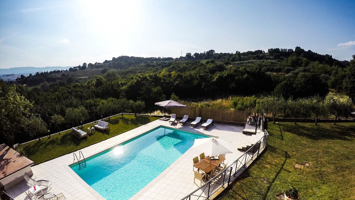 Terranuova Bracciolini Villa | Villa with pool, 6 beds and 2 bathrooms with free wifi