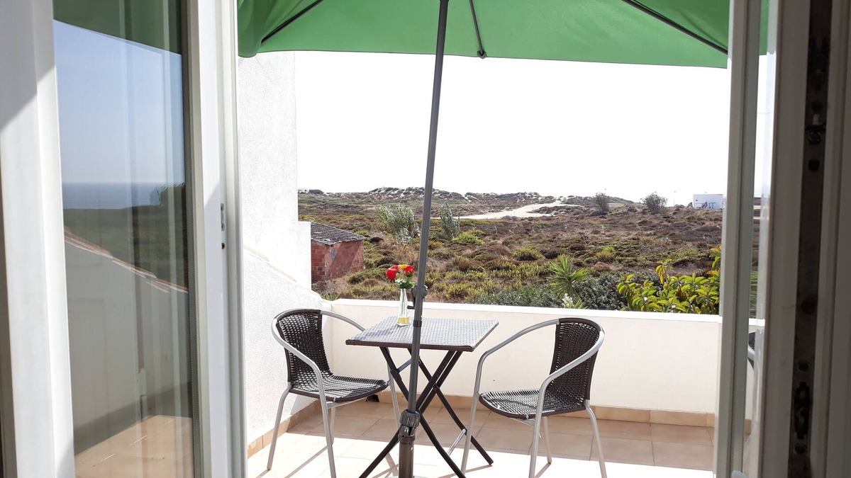 Vila Nova de Milfontes House | Villa with sea views throughout the house. Spacious, with parking in front of the house.