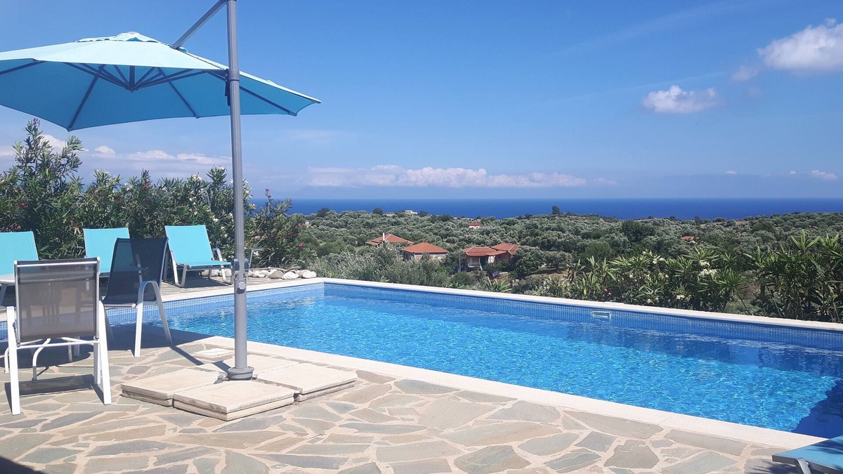 Vasilitsion Villa | villa, wifi, private pool, tropical garden, sea and mountain views, peace & privacy