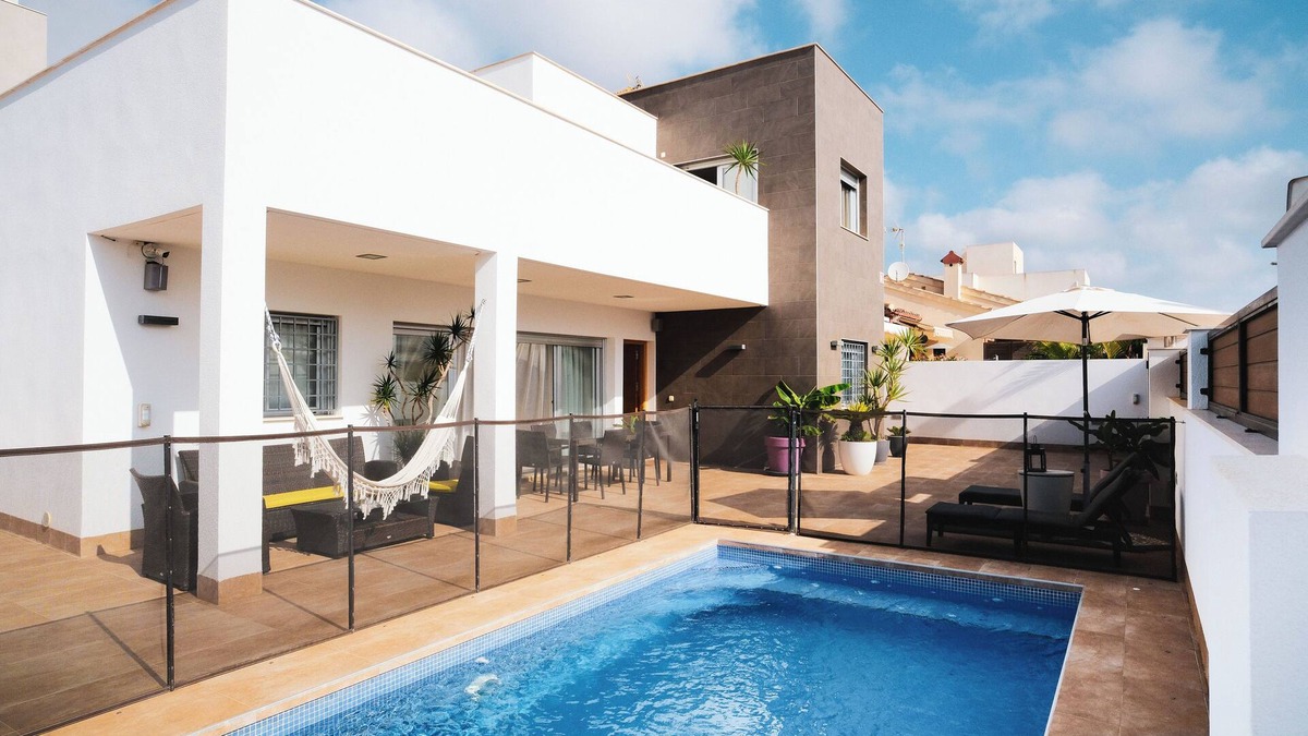 Mil Palmeras Ski Chalet | VILLA WITH PRIVATE POOL