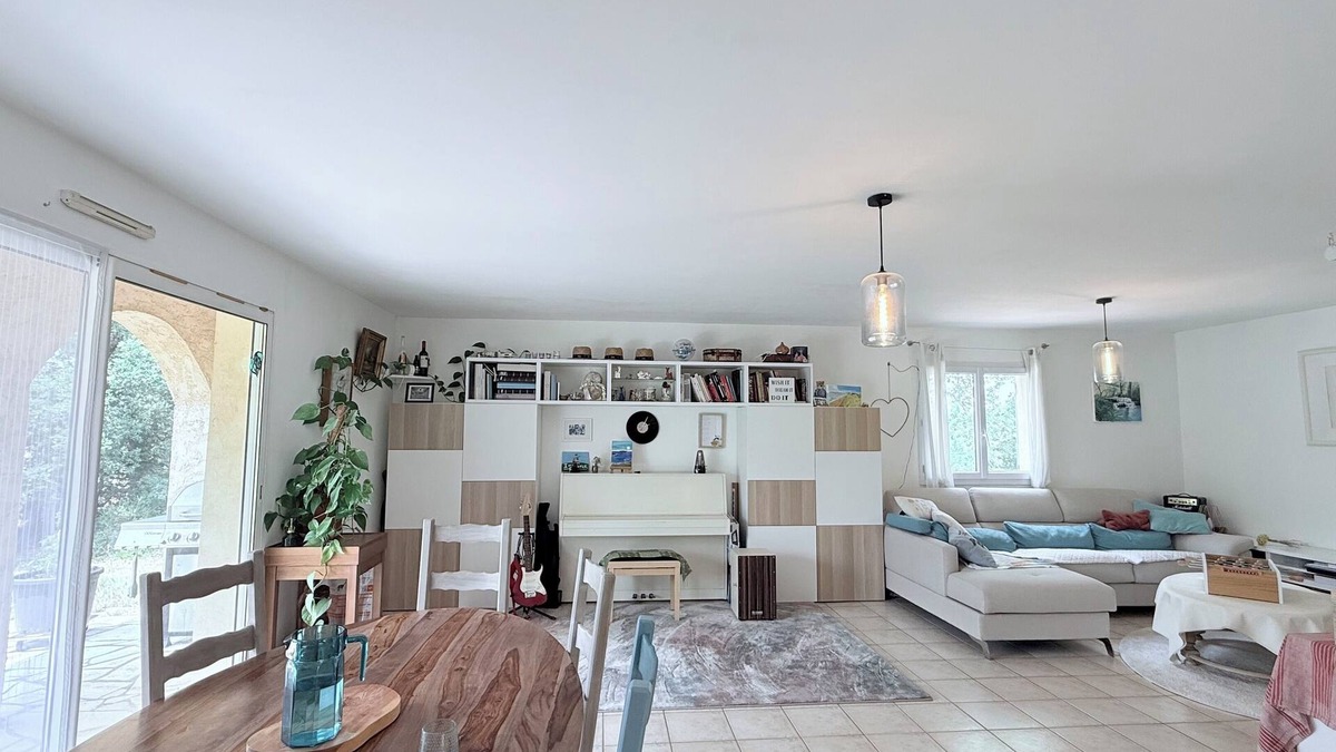 Peyrolles-en-Provence House | Villa with the scent of Provence
