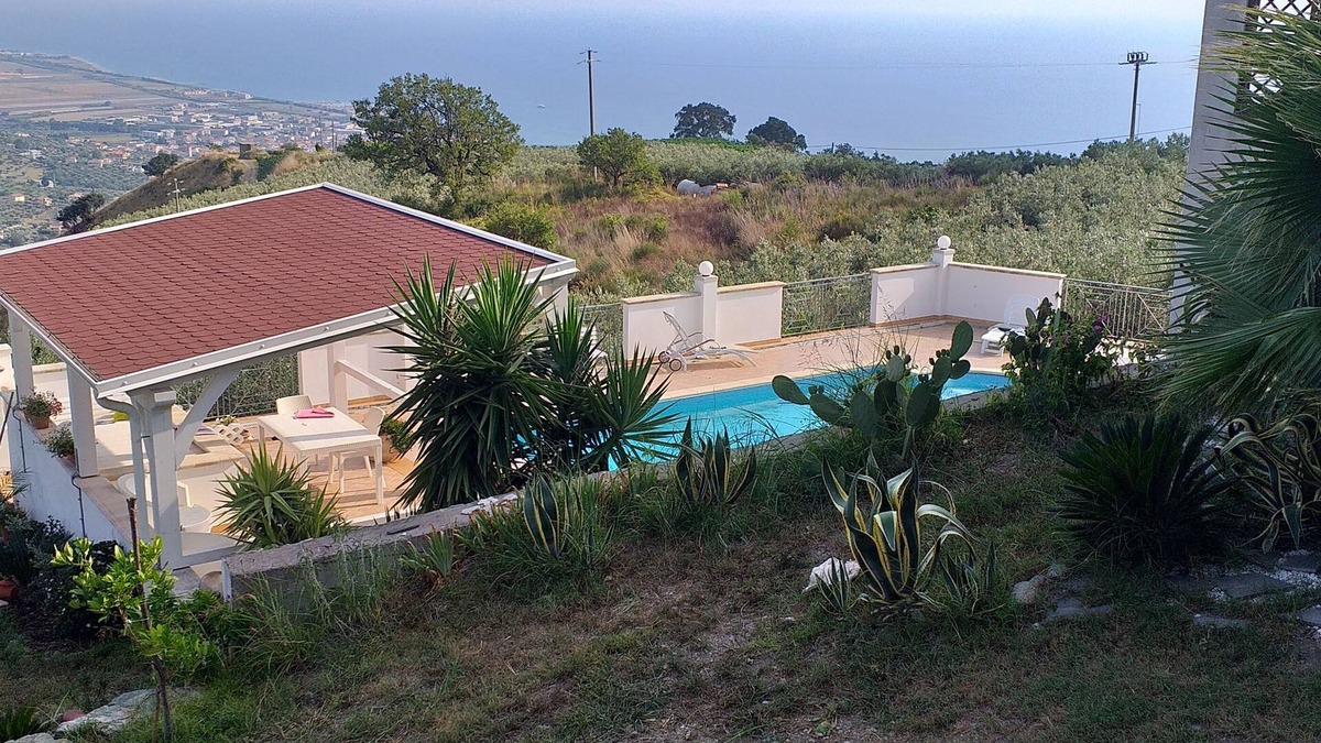 San Pietro in Amantea Villa | Villa with sea view pool