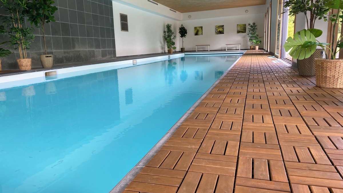 Pleumeur-Bodou Villa | Villa with a sauna, a fitness room, and an indoor heated swimming pool