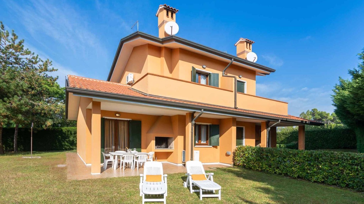 Isola Albarella Villa | Villa with air conditioning and garden