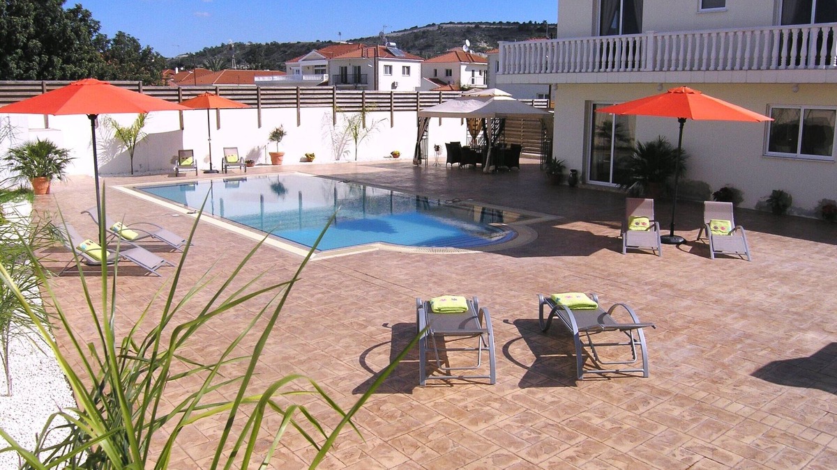 Alethriko Villa | Villa With Amazing 10 M X 5 M Infinity Pool, Free Wifi, In A Quiet Village.