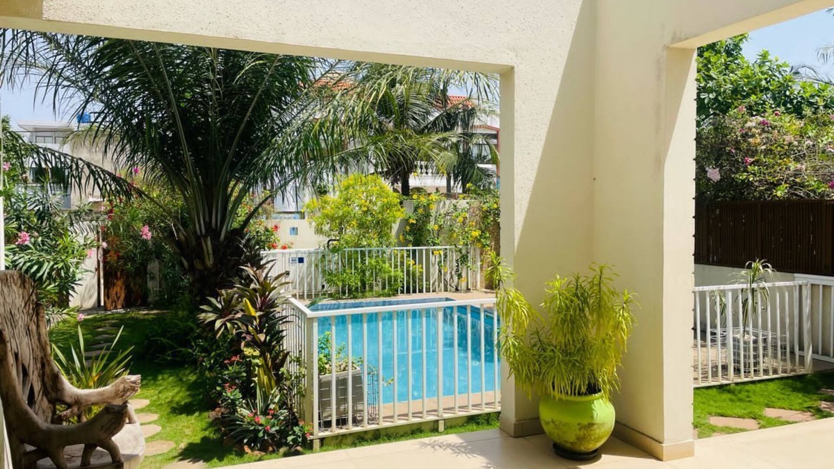 Littoral Department House | Villa with pool