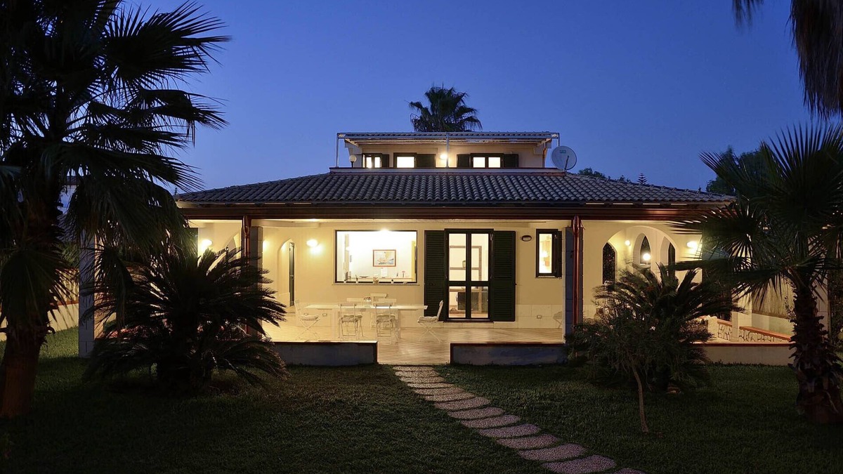 Ispica Villa | Villa with direct access to the fine sandy beach, garden and terraces