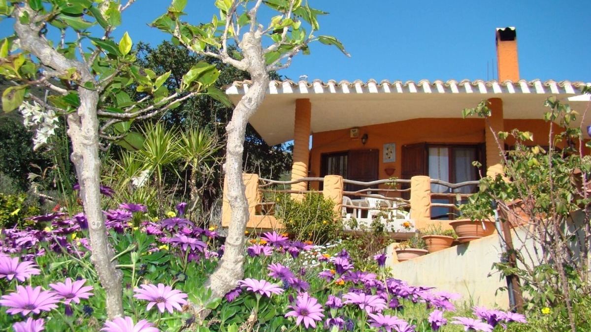 Solanas Villa | Villa with garden in SOLANAS - WIFI - Air conditioned - Relax ! ☀️ 🌊 🏖