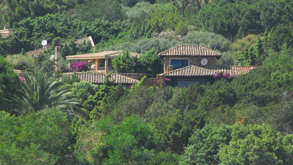 Villaggio delle Mimose Villa | Villa with garden 100 mt from the beach " timi ama " . CIN IT111105C2000Q9165