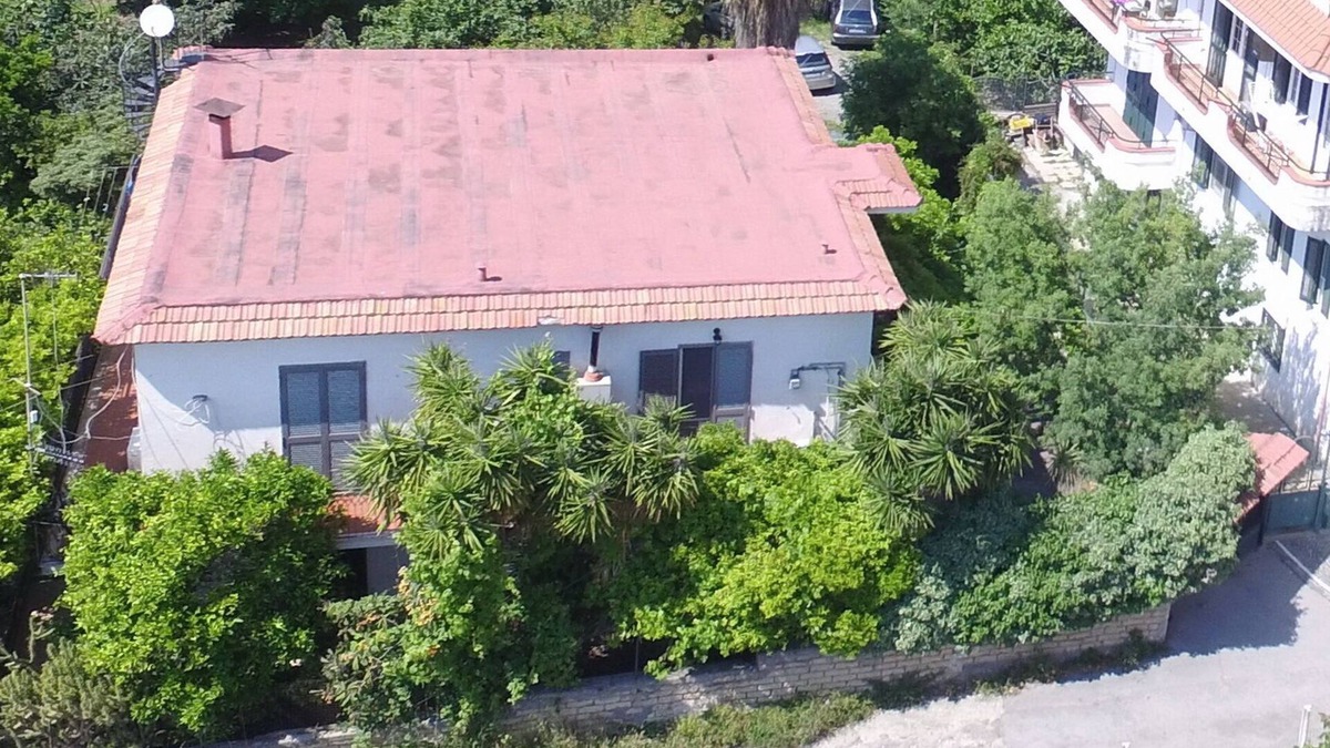 Ercolano Apartment | Villa with garden, park, Wi-Fi - Entire facility