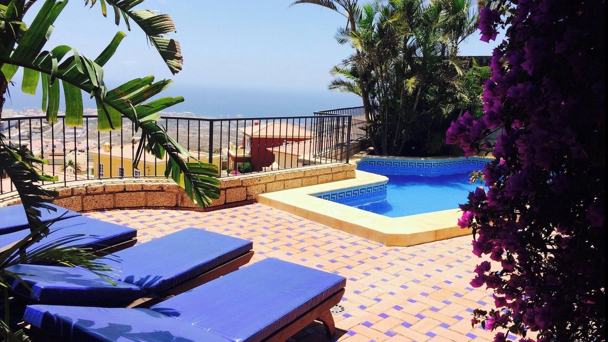 Chayofa Villa | Villa with Heated Private Pool, Air Conditioning and Stunning Sea Views