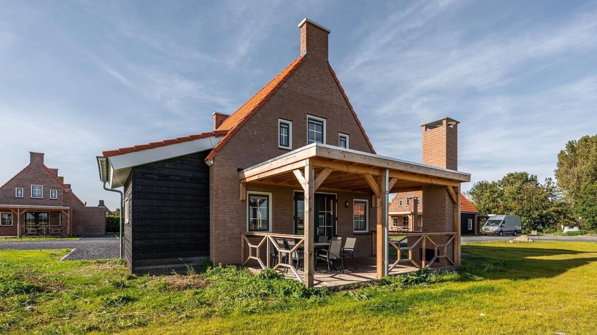 Ossenisse House | Villa with hot tub and sauna, on a holiday park