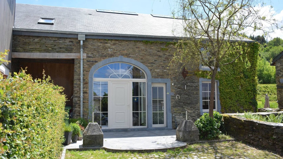 Gembes House | Villa with hottub in calm area