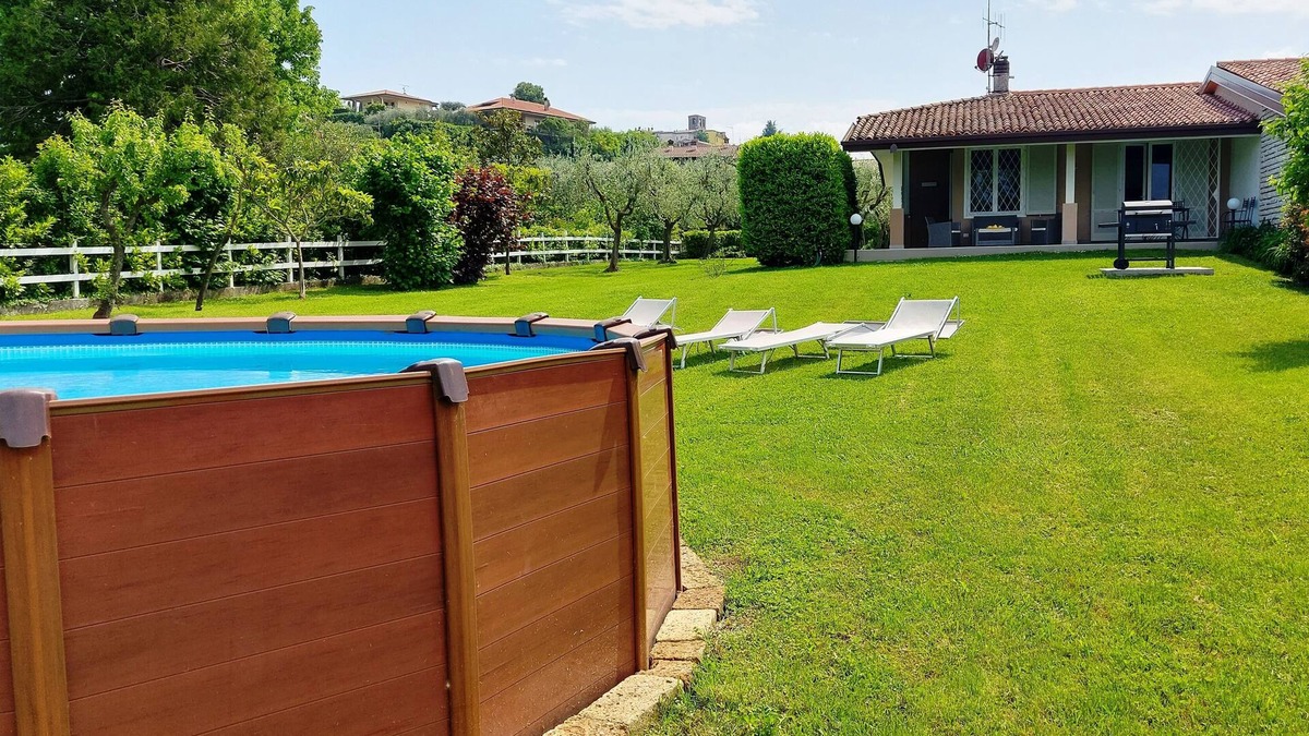 Manerba del Garda Villa | Villa with large garden and private pool