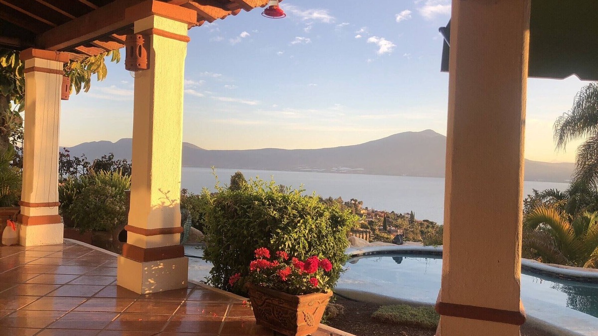 San Juan Cosala Villa | Villa with lake and mountain view