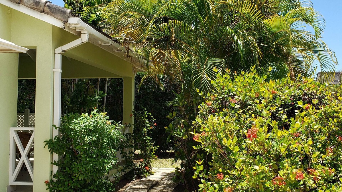 Enterprise Villa | Villa with large plunge pool & sundeck in gated community near beach & surfing