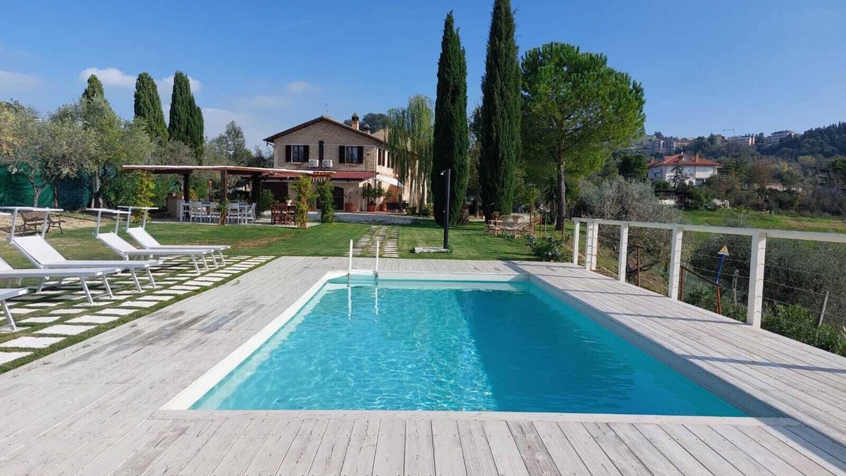 Castorano Villa | Villa with panoramic pool