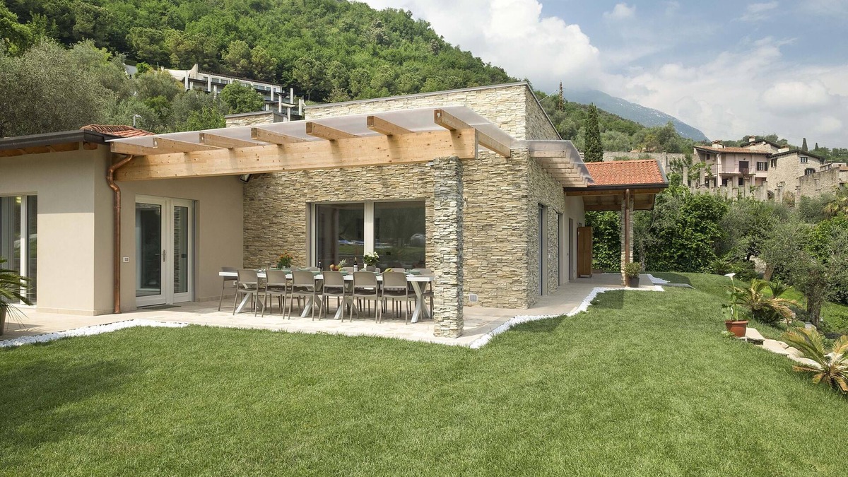 Toscolano Maderno Villa | Villa with park, private pool and lovely lake view