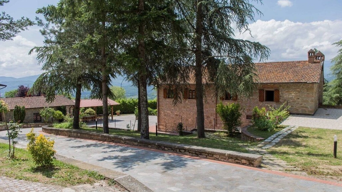 Porrena Villa | Villa with pool and garden at the gateway to the Casentino Forest National Park