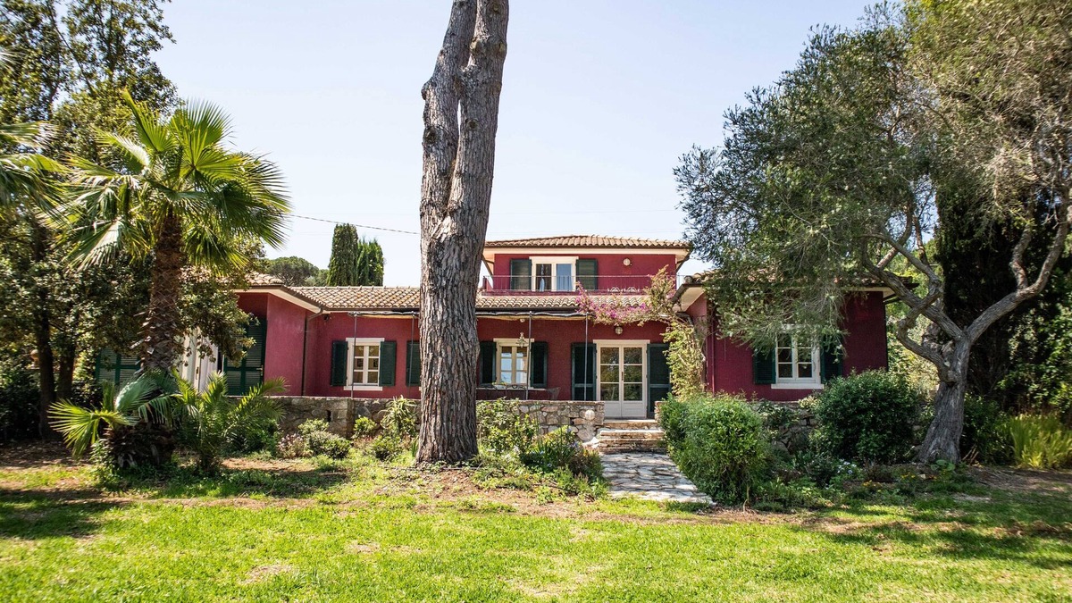 Capoliveri Villa | Villa with pool and beach access
