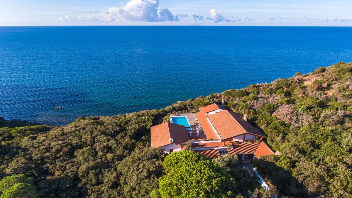 Punta Ala Villa | Villa with pool and sea access,Wi-fi,bbq,tennis court,a/c,chef