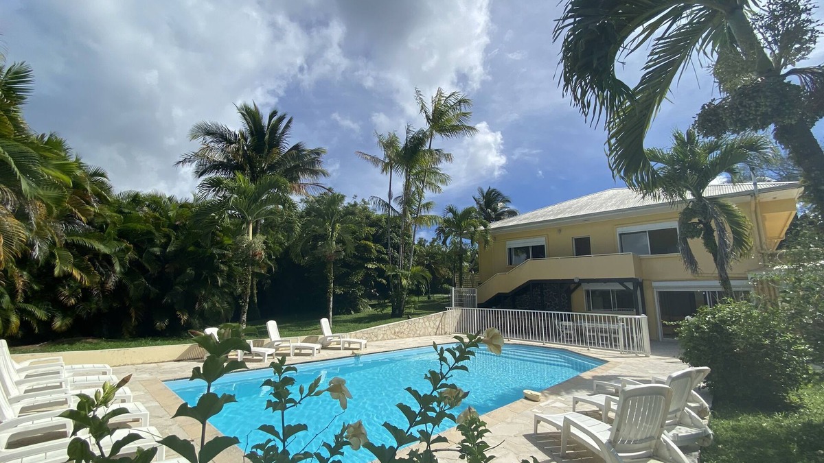 Saint-Joseph Villa | Villa with pool, barbecue and garden