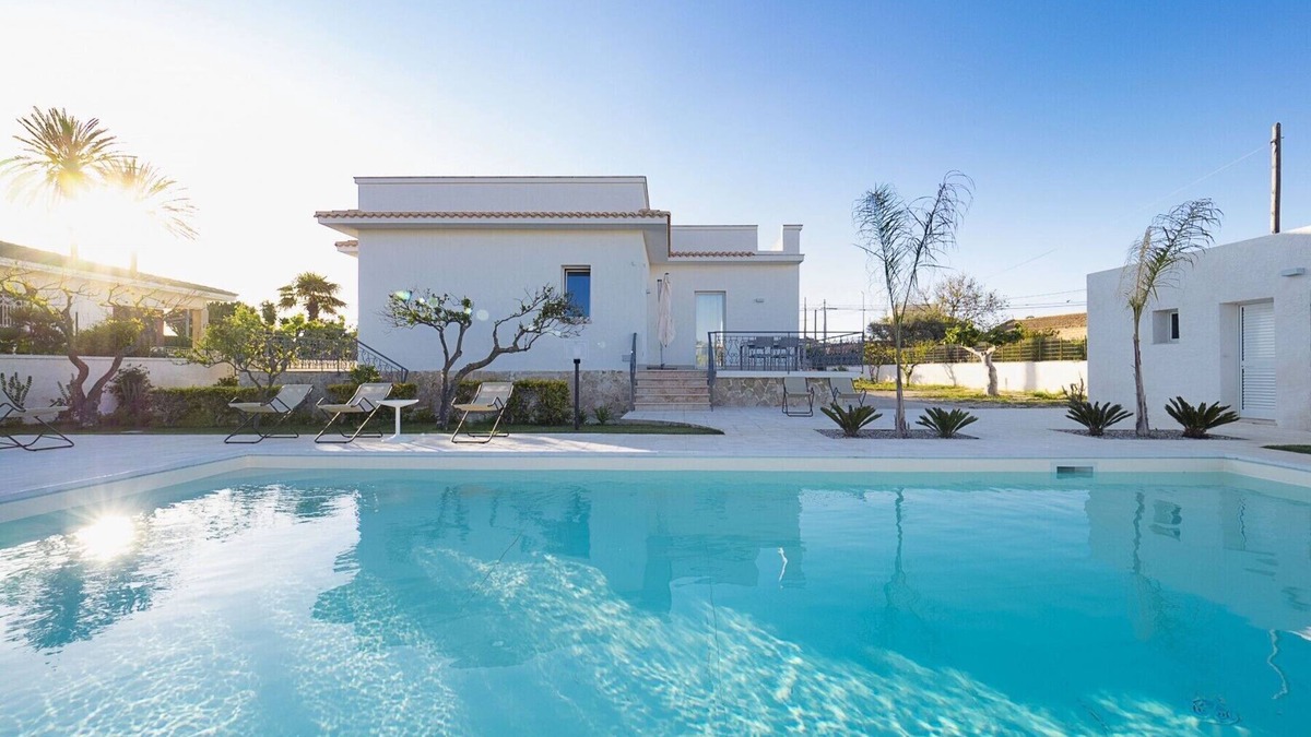 Marsala Villa | Villa with pool by the sea, Marsala, Sicily