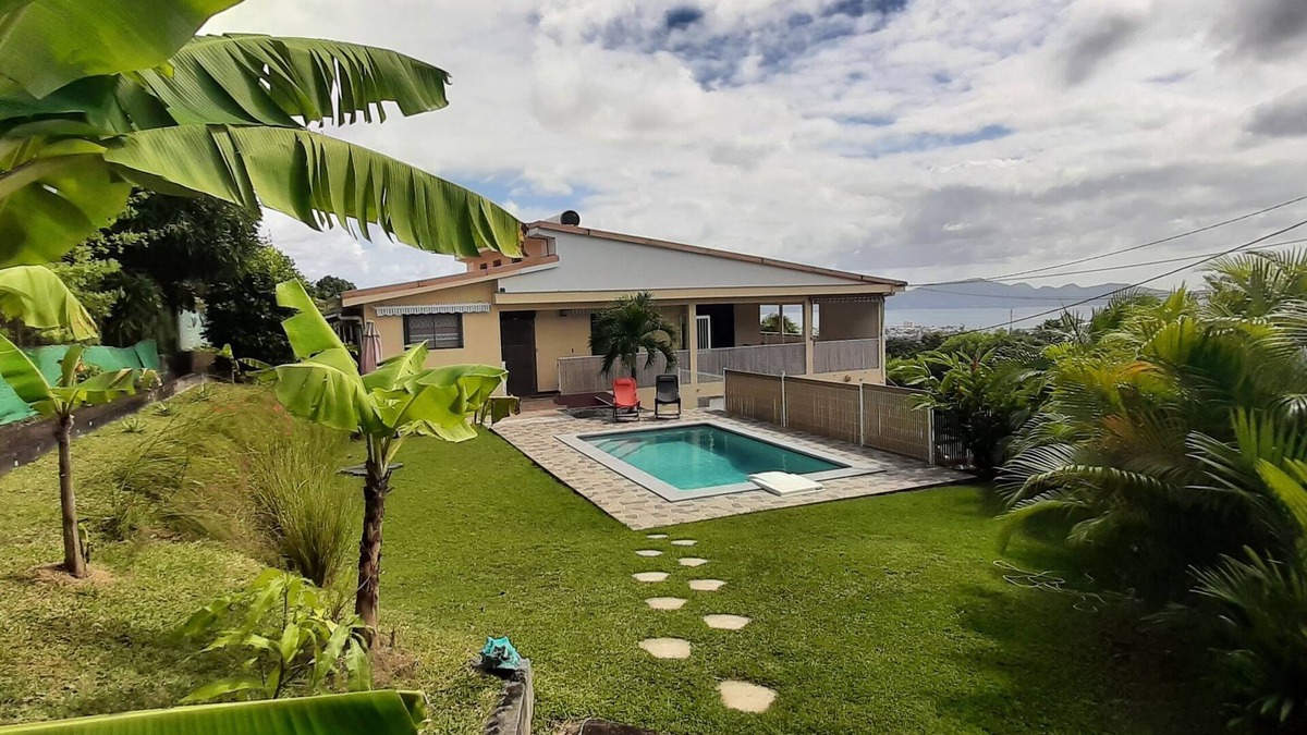 Schoelcher Villa | Villa with pool, Caribbean sea view, 3 kms from the beach