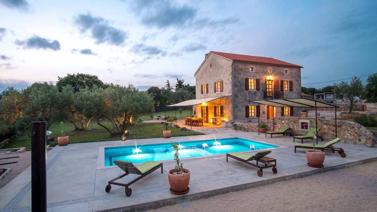 Skrbcici Villa | Villa with pool, courtyard, olive garden, sea view -TRAVELER Reiseburo Krk - ID 2147