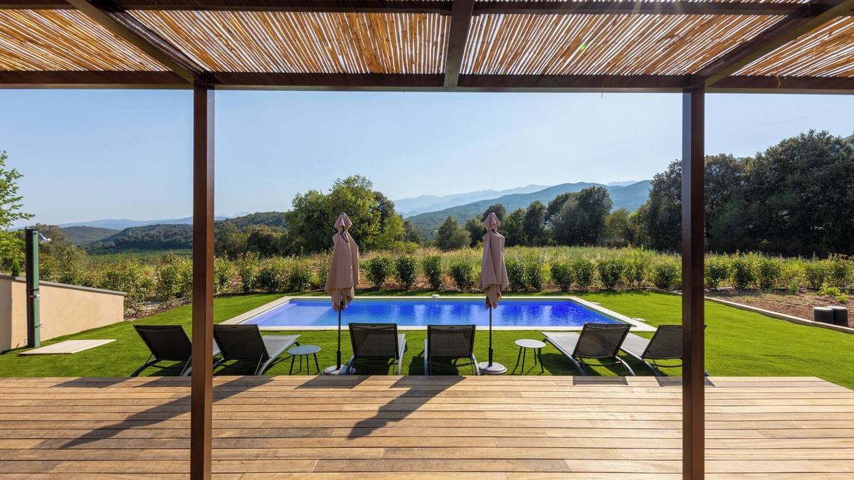 Ghisonaccia House | Villa with pool