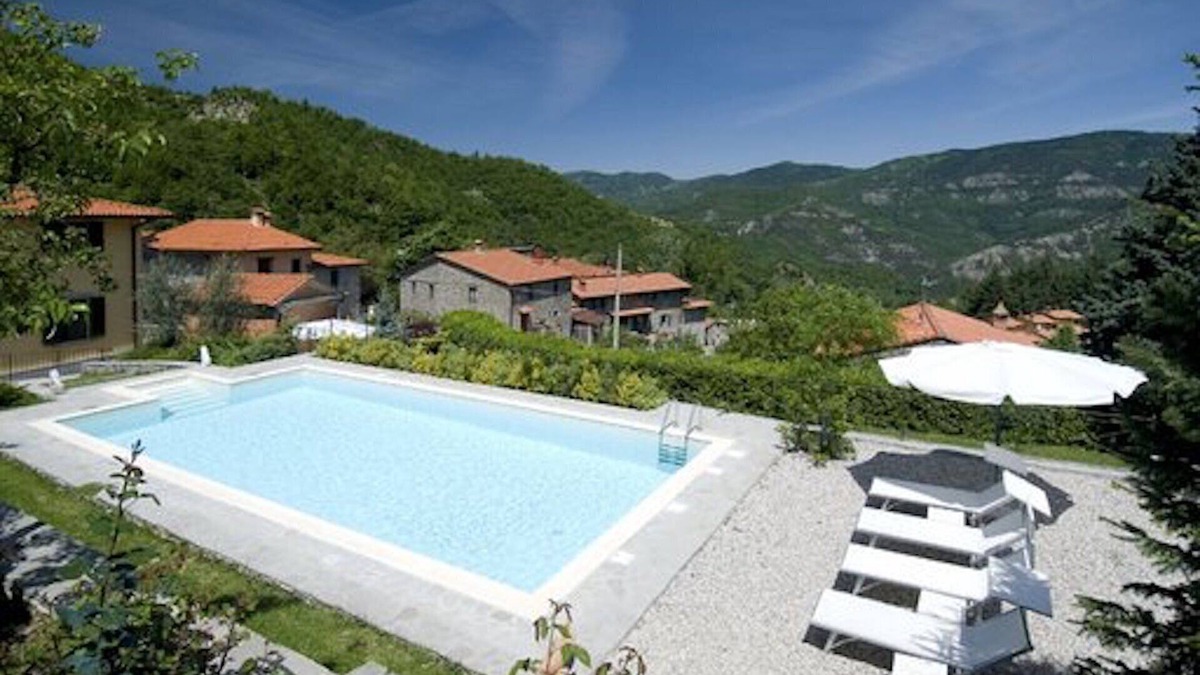 San Godenzo Villa | Villa with pool in chianti Rufina area 13 sleeps