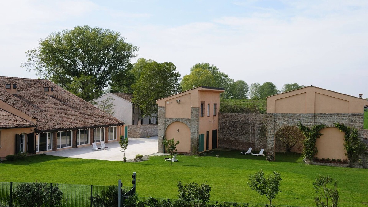 Borgo Virgilio House | Villa with pool