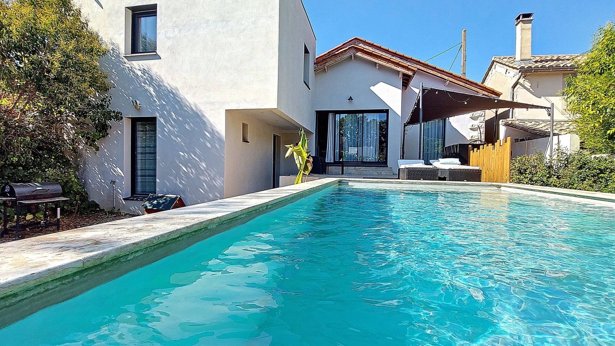 Grezan Villa | Villa with pool near the historic center