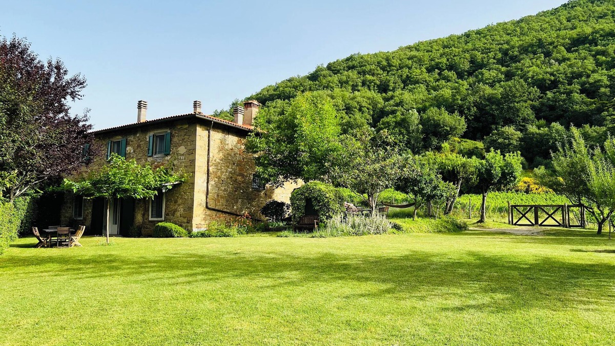 Londa Villa | Villa with pool on hill top by National Park surrounded by vineyards and olives
