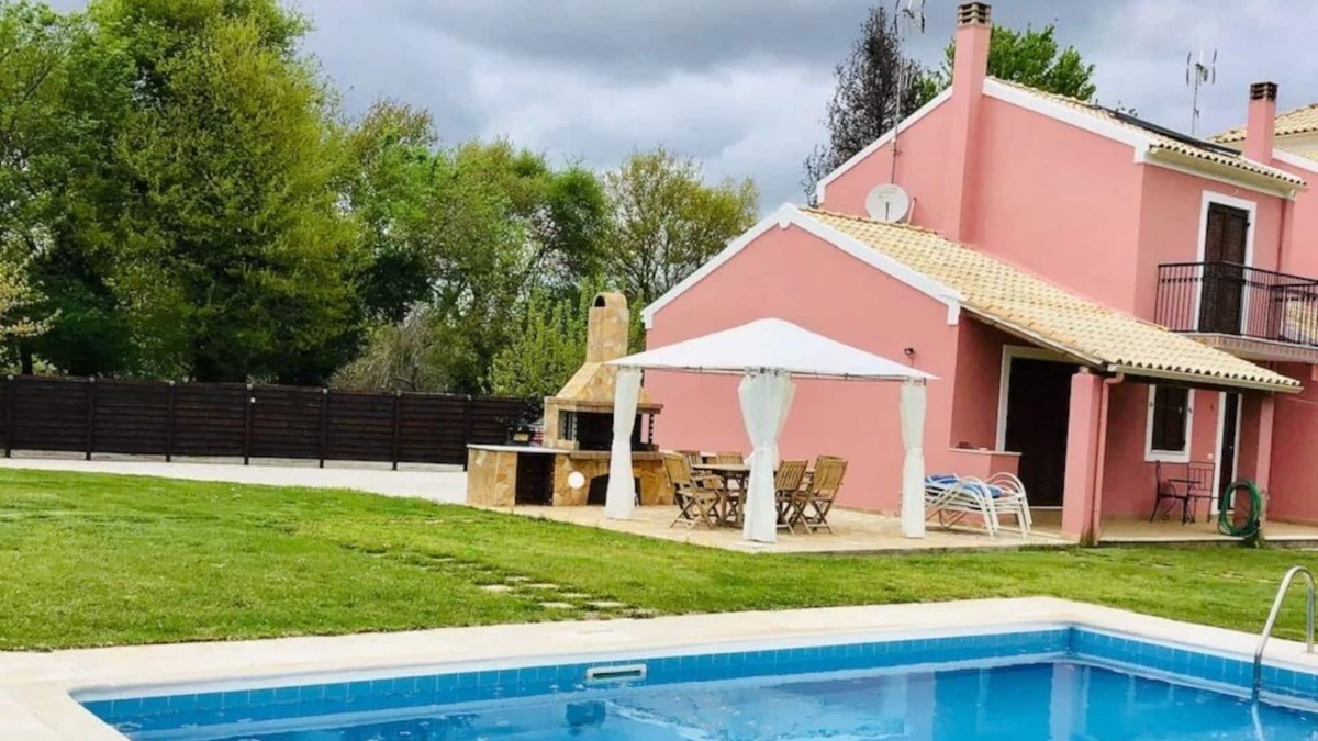 Agios Ioannis Villa | Villa With Private Pool Within Easy Reach Of Beaches, Tavernas And Shops