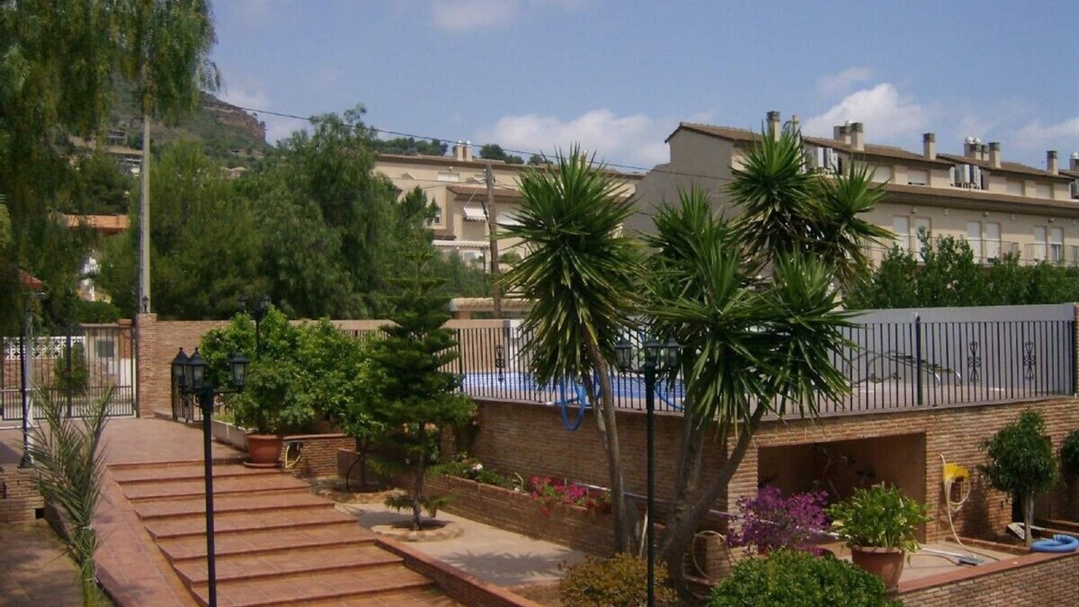 Gilet Ski Chalet | Villa with private pool, pool table, barbecue, 5 m to the beach, mountain views.