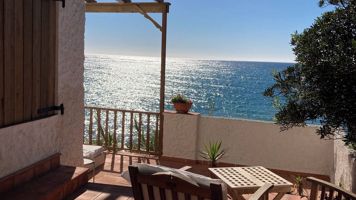 Guainos Bajos Villa | Villa with private access to the beach, great intimacy