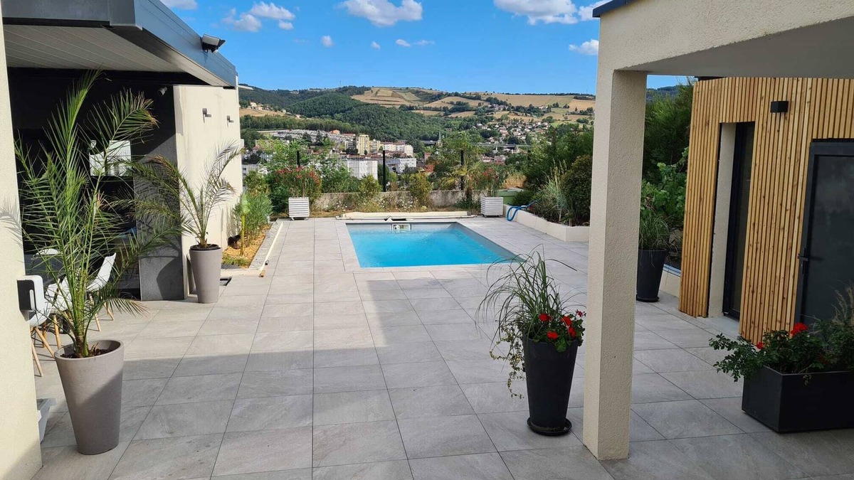 La Ricamarie Villa | Villa with Private Pool & Cinema Room