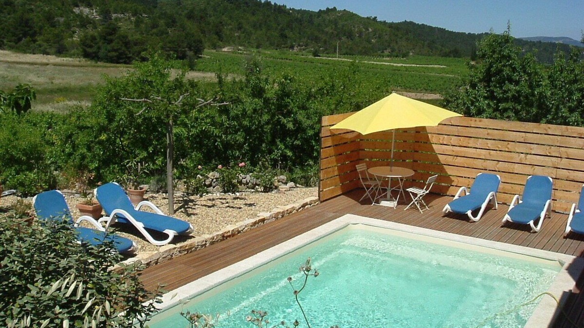 Coustouge Villa | Villa with private heated pool , in the vineyard, 25 km away from the sea