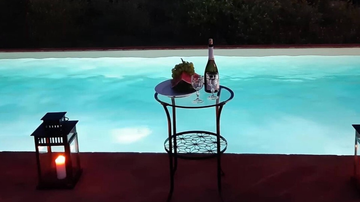 Pontedera House | VILLA WITH PRIVATE HEATED POOL