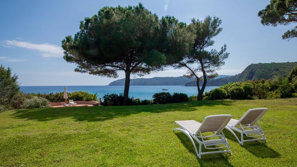 Capoliveri Villa | Villa with private access to the sea