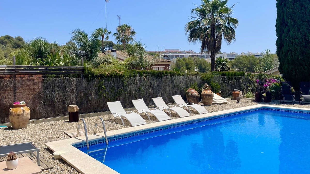 Tarragona Villa | VILLA WITH PRIVATE POOL IN FRONT OF THE SEA, BARBECUE IN TARRAGONA
