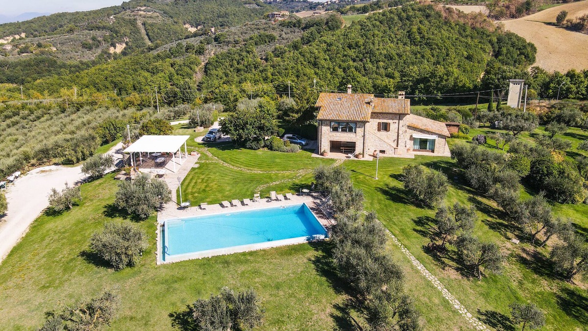 Pantalla Villa | Villa with private pool and air conditioning. At 10km from Todi, 3km village