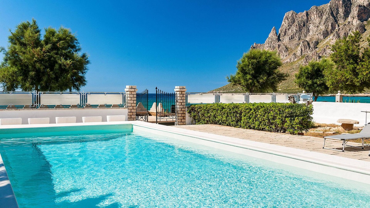 Cornino Villa | Villa with private pool, sea front location, in Cornino not far from Trapani