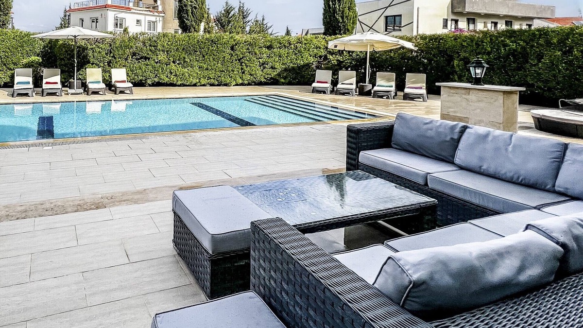 Kyrenia District Villa | Villa with Private Pool and Backyard in Lapta