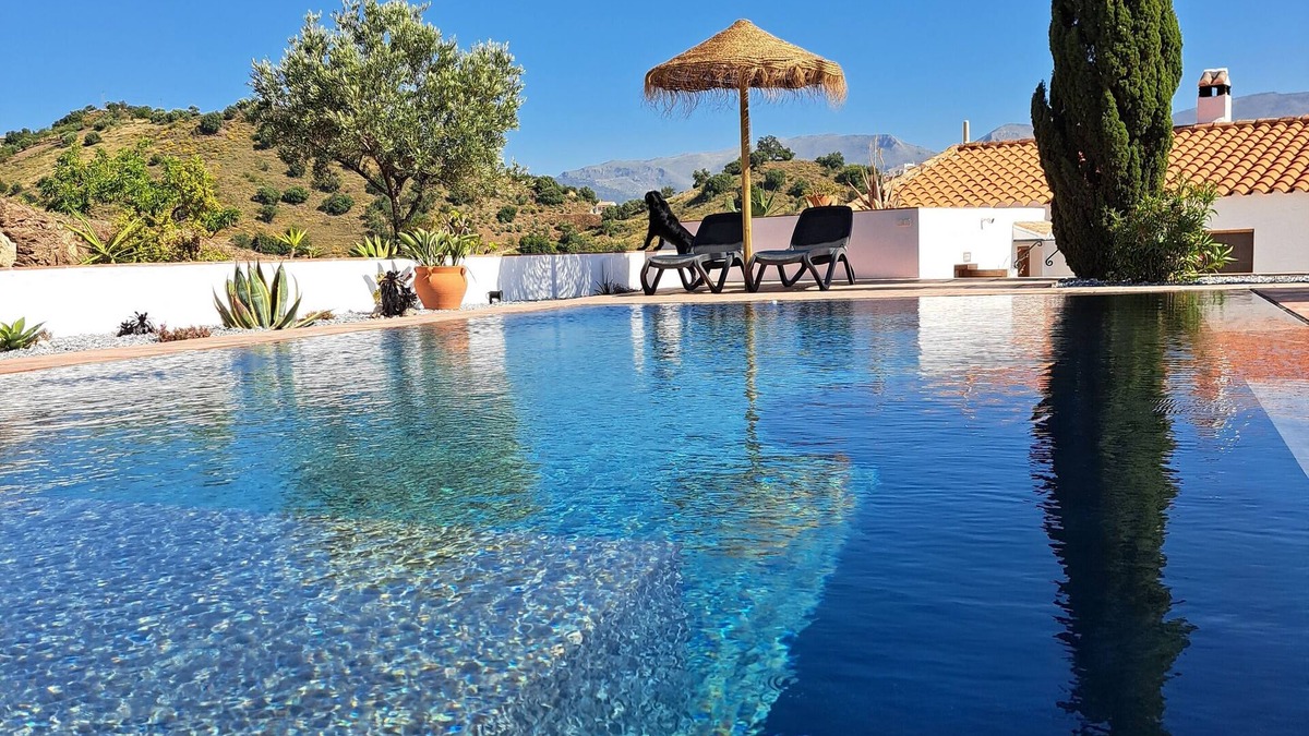 Vinuela Villa | Villa with private pool, 10 people, 5 bathrooms