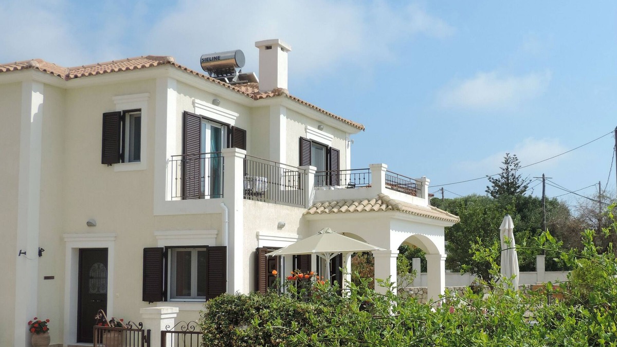 Lakithra Villa | Villa With Private Pool, Stunning Views Of Sea And Mountain