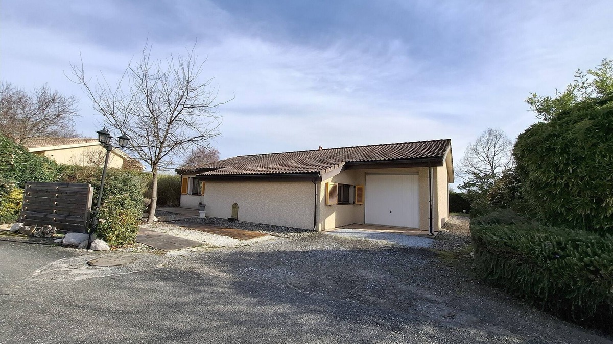 Lombez Villa | Villa with private pool in a charming wooded park with ancillary activities